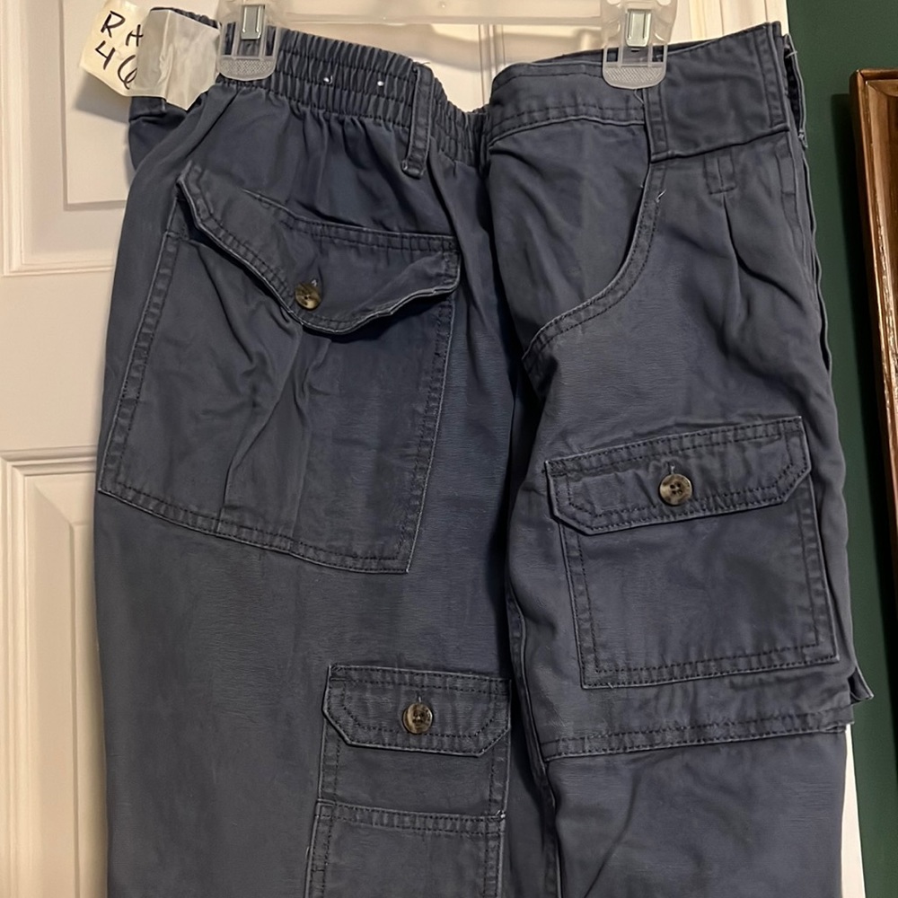 Red head cargo shorts size 46 elastic in waist